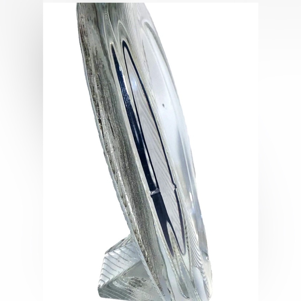 Mikasa Crystal Glass Oval Picture Frame with Ribbed Wave Design Freestanding - Picture 2 of 12